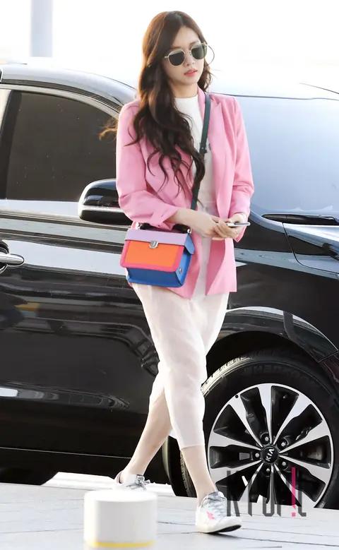 Han Bo-reum — Airport