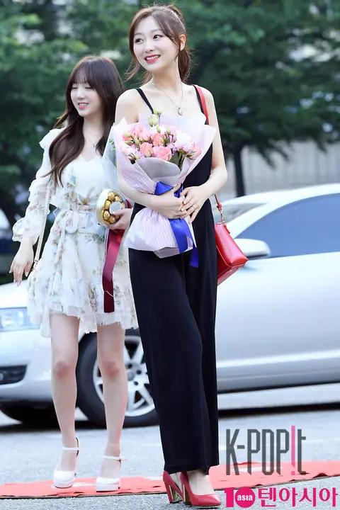 Lovelyz, Ryu Su-jung — Music Bank Arrival