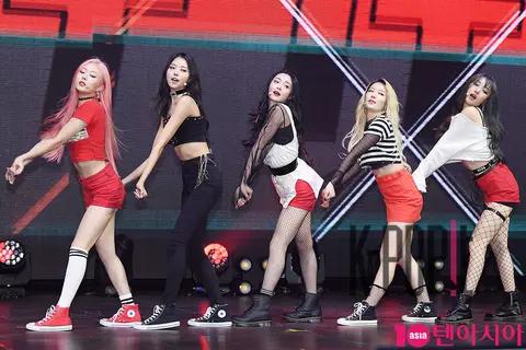 Group — PRISTIN V Showcase — 2018-05-28