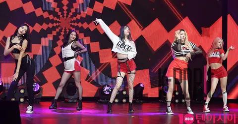 Group — PRISTIN V Showcase — 2018-05-28