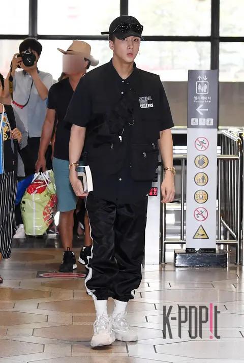 VIXX, Ravi — Airport