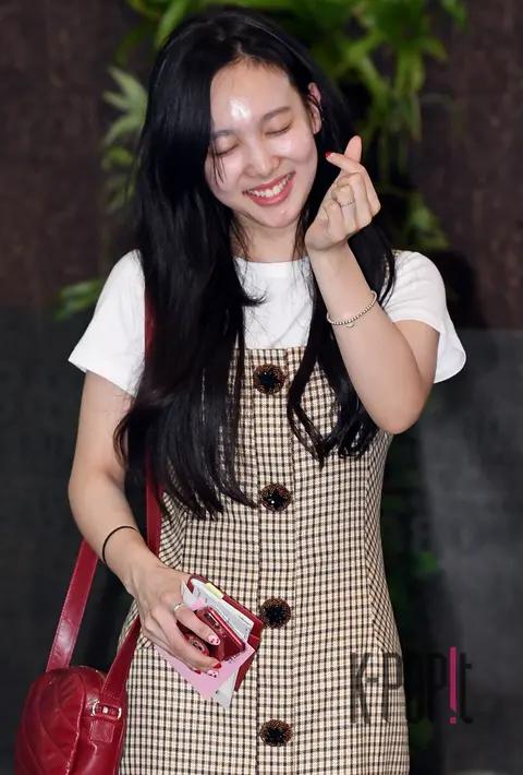 TWICE, Nayeon (TWICE) — Airport