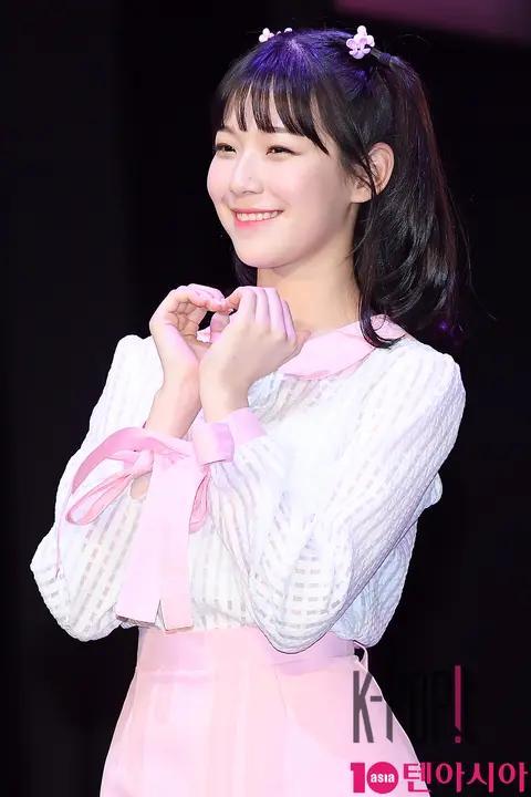 fromis_9, Baek Ji-heon — fromis_9 Showcase