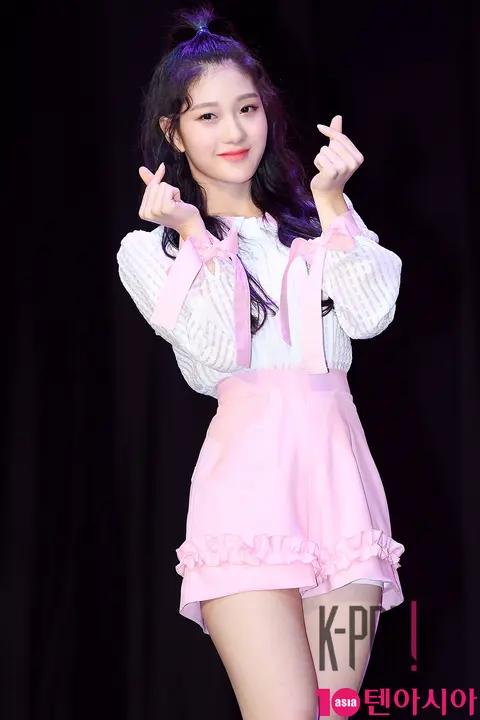 fromis_9, Lee Seo-yeon — fromis_9 Showcase