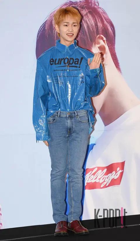 SHINee, Onew — SHINee 6th Album Listening Party