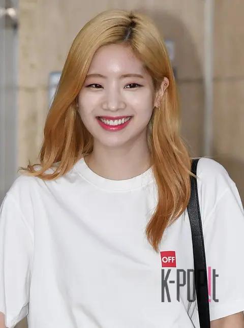 TWICE, Dahyun (TWICE) — Airport