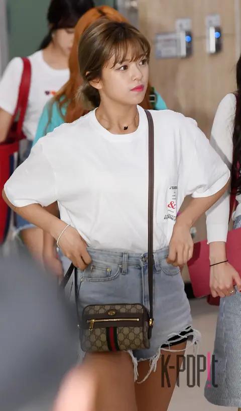 TWICE, Jeongyeon — Airport