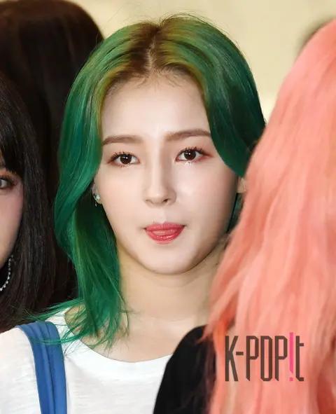 MOMOLAND, Nancy — Airport