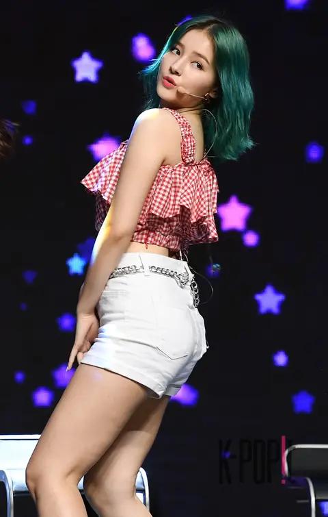 MOMOLAND, Nancy — MOMOLAND Showcase