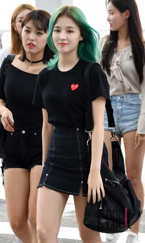 MOMOLAND, Nancy — Airport