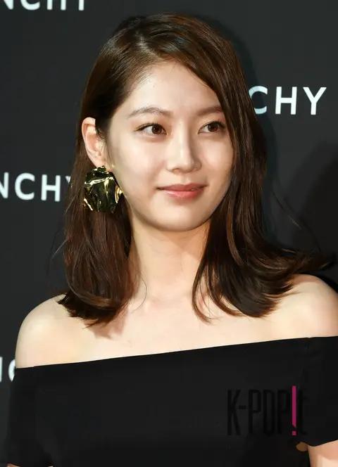 Gong Seung-yeon — Launch