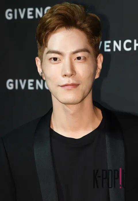 Hong Jong-hyun — Launch