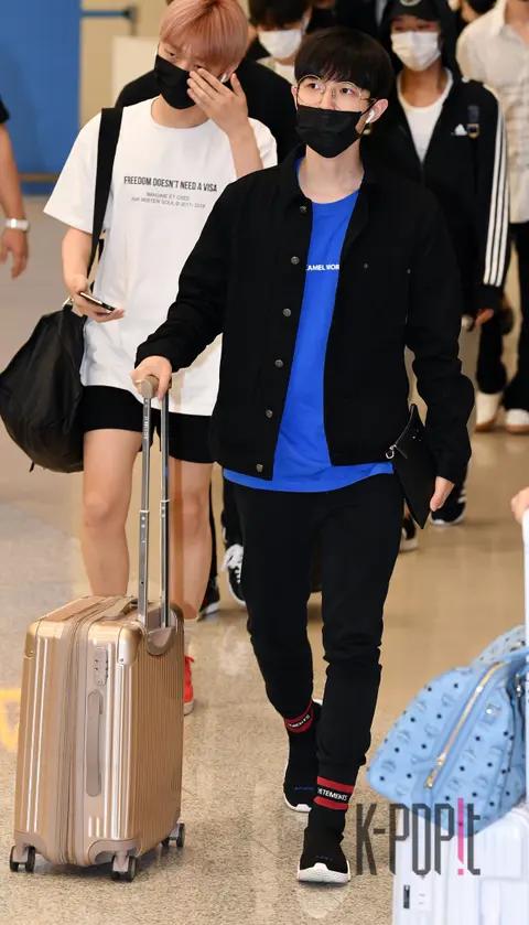 Wanna One, Kim Jaehwan — Airport