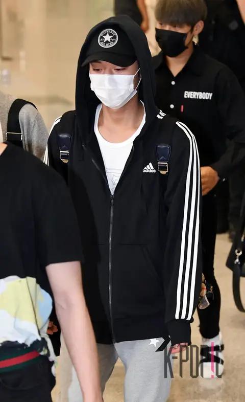 Wanna One, Park Ji-hoon — Airport