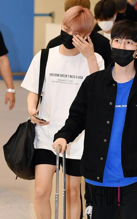 Wanna One, Yoon Ji-sung — Airport