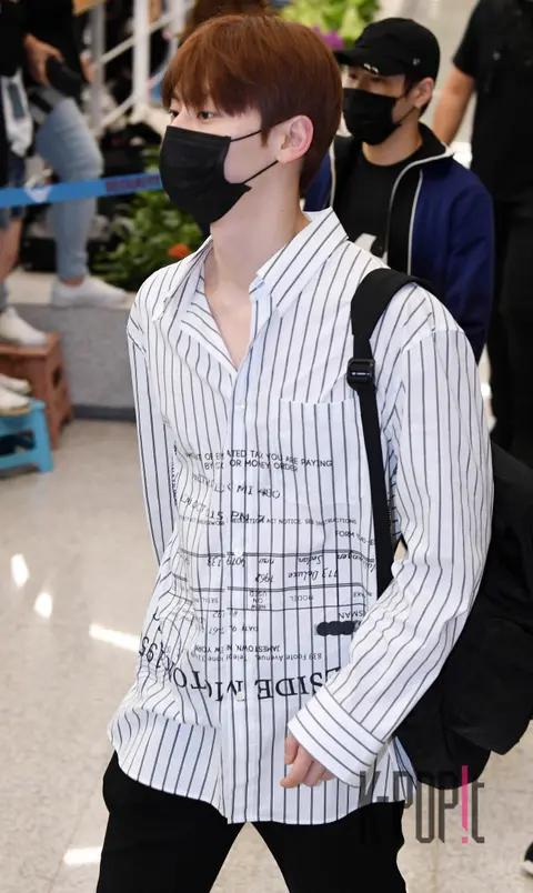 Wanna One, Hwang Min-hyun — Airport
