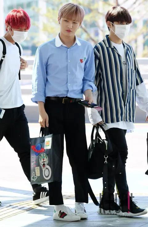 Wanna One, Yoon Ji-sung — Airport