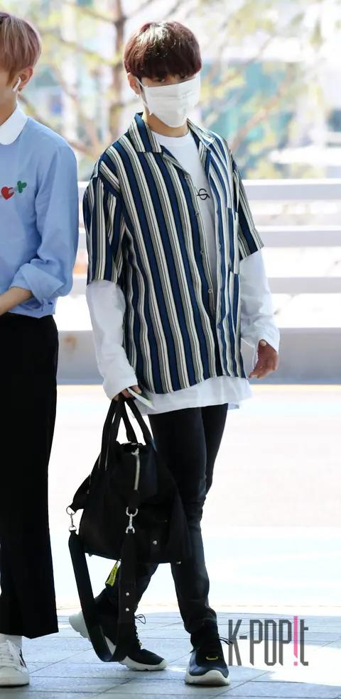 Wanna One, Ha Sung-woon — Airport