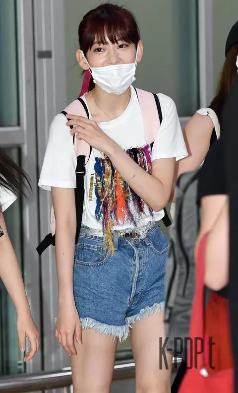 Miyawaki Sakura — Airport