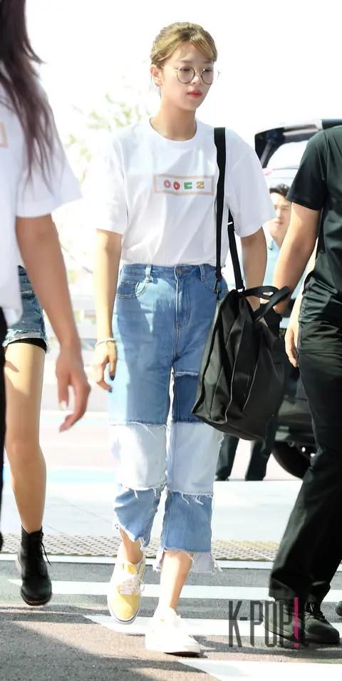 TWICE, Jeongyeon — Airport