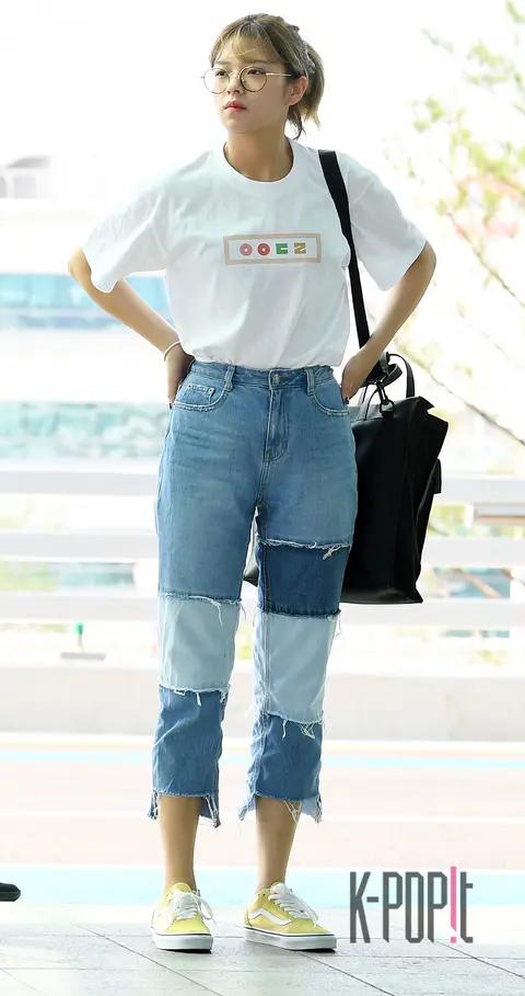 TWICE, Jeongyeon — Airport