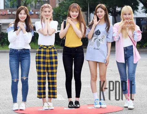 Neon Punch — Music Bank Arrival