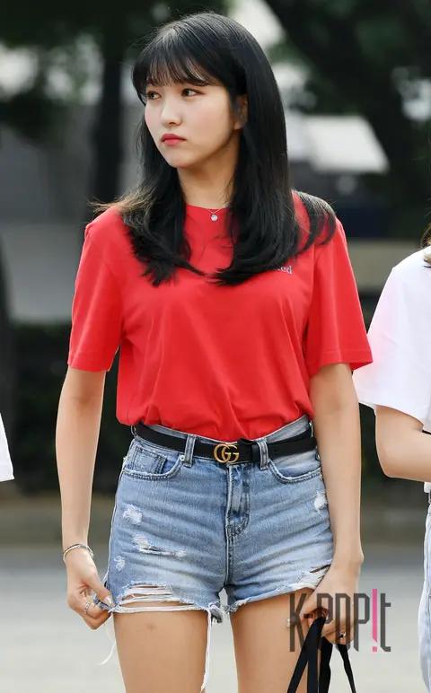 GFRIEND, Sowon — Music Bank Arrival