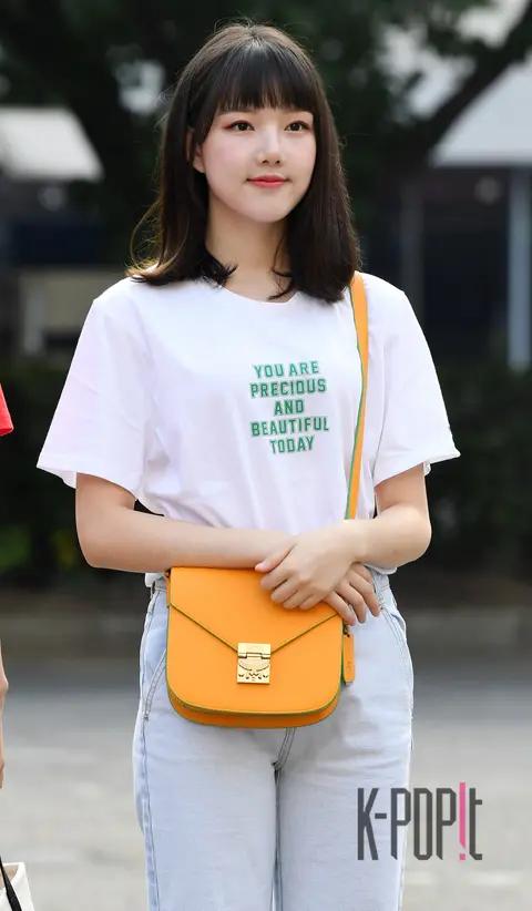 GFRIEND, Yerin — Music Bank Arrival