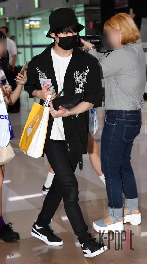 TRCNG, Ji-sung — Airport