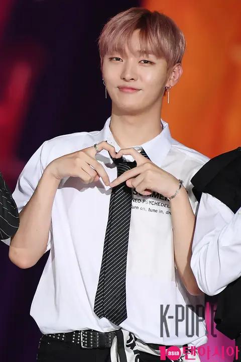 Wanna One, Yoon Ji-sung — Korea Music Festival