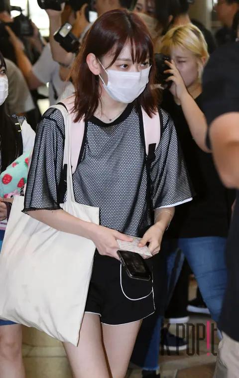 Produce 48, IZ*ONE, Miyawaki Sakura — Airport