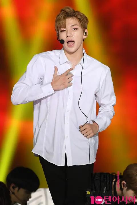 Wanna One, Kang Daniel 2 — Korea Music Festival