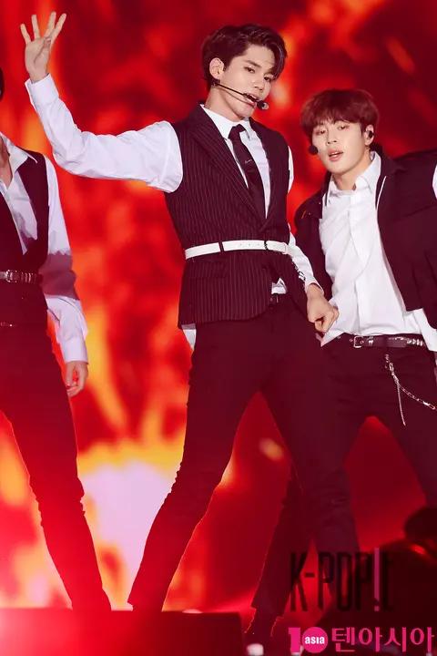 Wanna One, Ong Seong-wu — Korea Music Festival