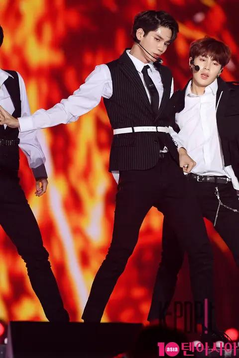Wanna One, Ong Seong-wu — Korea Music Festival