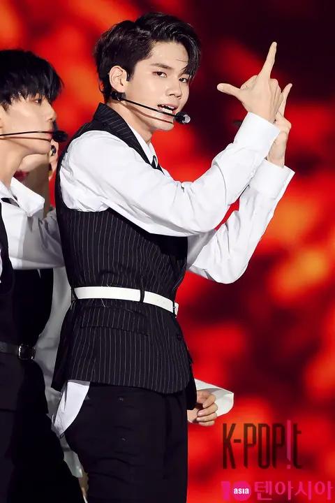 Wanna One, Ong Seong-wu — Korea Music Festival