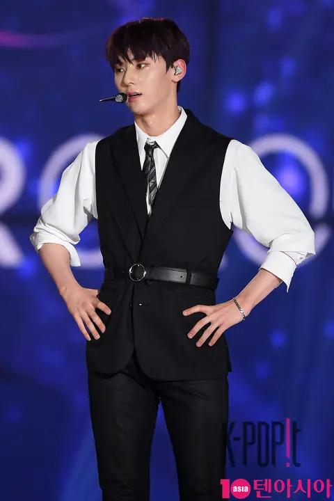 Wanna One, Hwang Min-hyun — Korea Music Festival