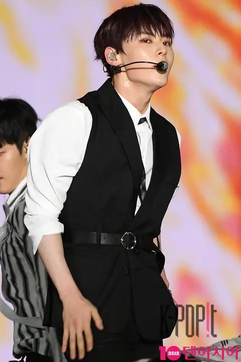 Wanna One, Hwang Min-hyun 1 — Korea Music Festival