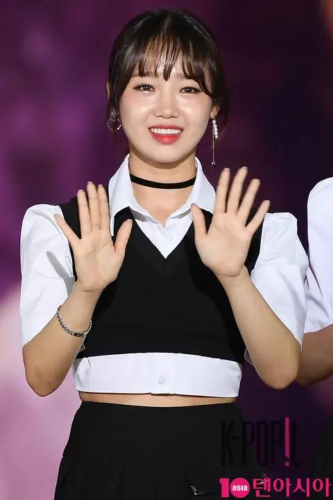 Weki Meki, Choi You-jung — Korea Music Festival