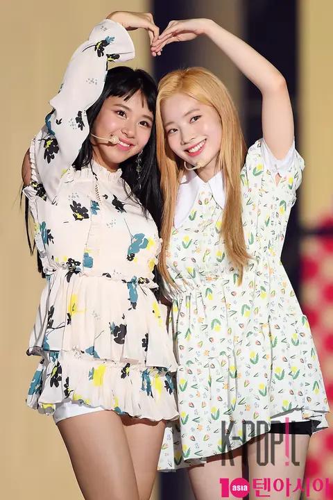 TWICE, Chaeyoung, Dahyun (TWICE) — Korea Music Festival