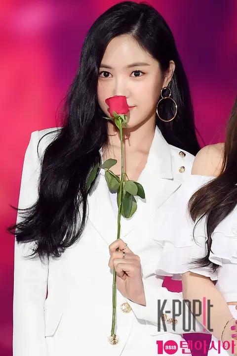 Apink, Son Na-eun — Korea Music Festival
