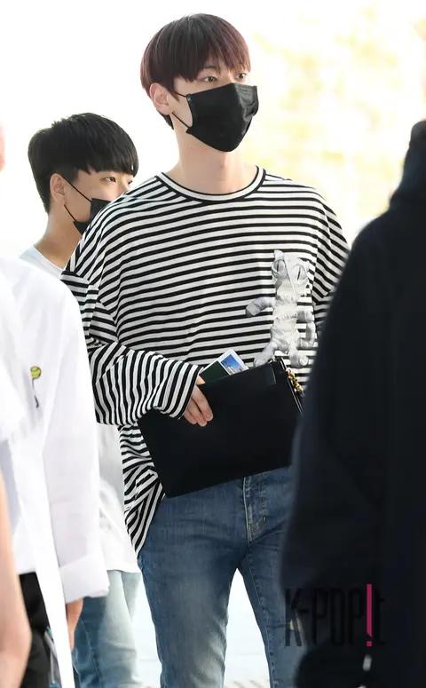 Wanna One, Hwang Min-hyun — Airport