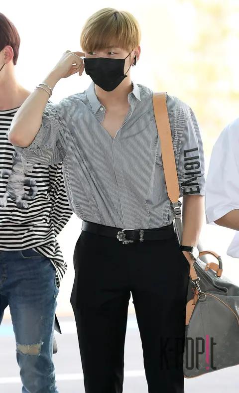 Wanna One, Kang Daniel 3 — Airport