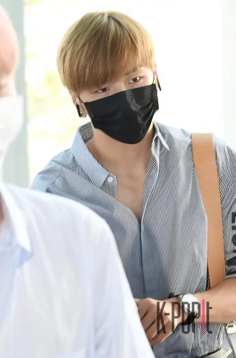Wanna One, Kang Daniel 5 — Airport