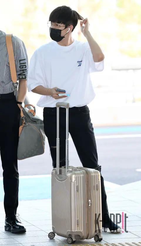 Wanna One, Kim Jaehwan — Airport