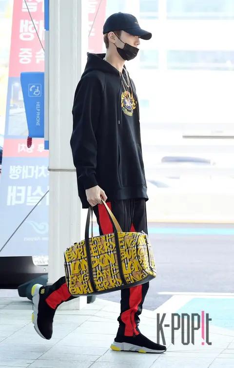 Wanna One, Lai Guanlin — Airport