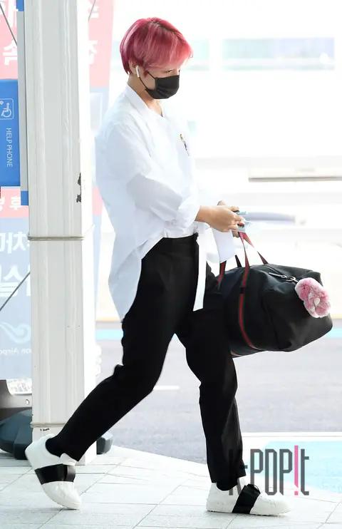 Wanna One, Park Ji-hoon — Airport