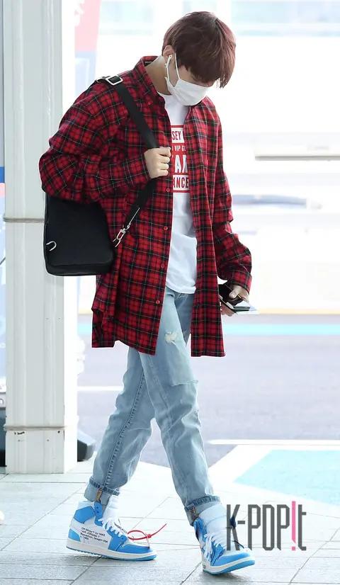 Wanna One, Ha Sung-woon — Airport