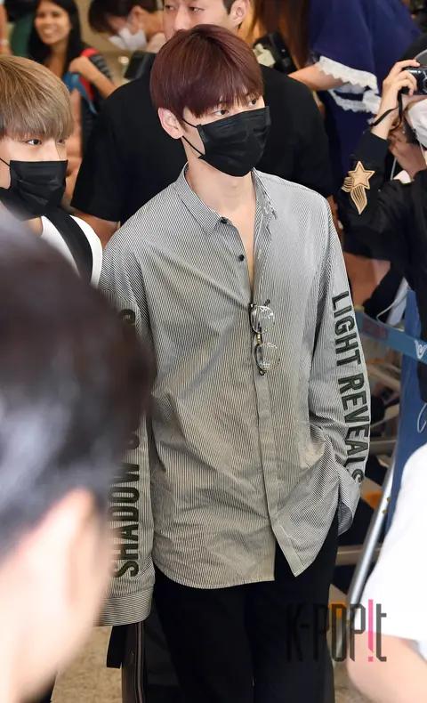 Wanna One, Hwang Min-hyun — Airport