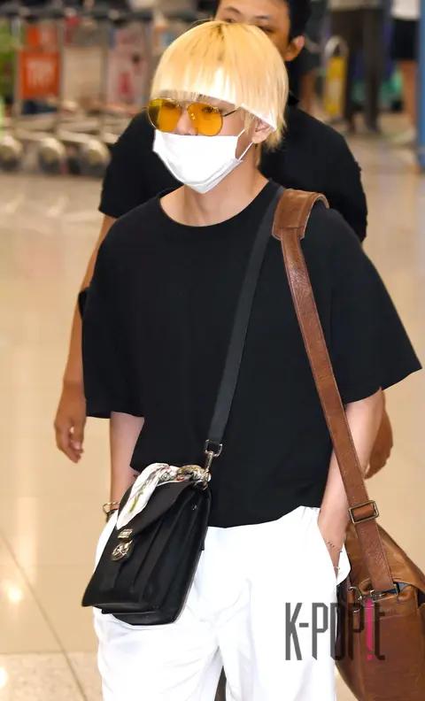 BTS, V — Airport