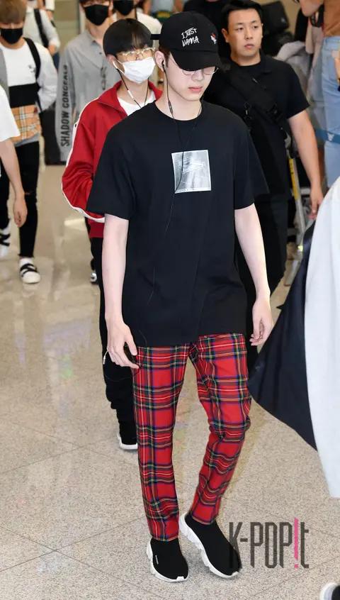 Wanna One, Lai Guanlin — Airport